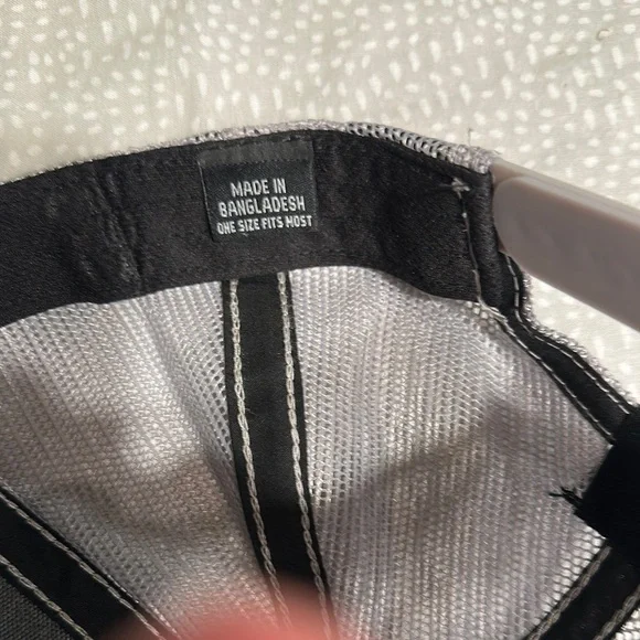 Gray Mesh Cap - Picture 8 of 9